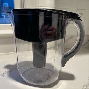Brita 6 cup pitcher in black